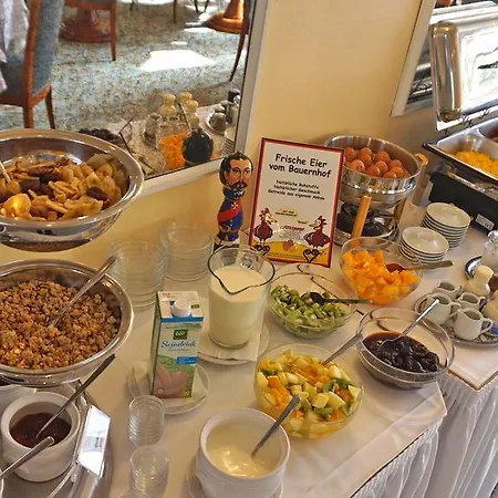 Otel Domus 3*